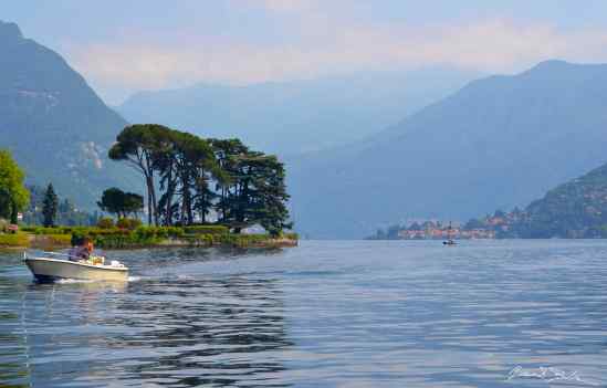 Cruising on lake Como